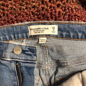 Abercrombie & Fitch Curve Love Ankle Straight Jeans